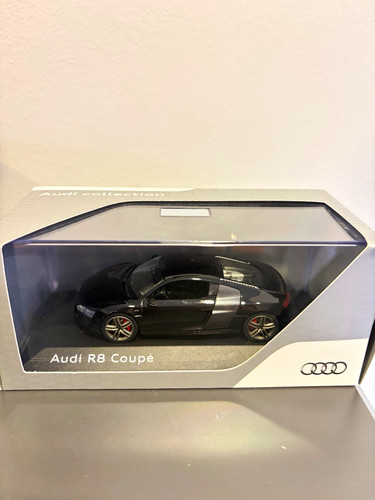 Audi coupé modellauto 43 - r8,