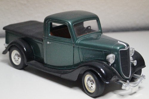 Ford pickup modell 18 - v8, 1:18