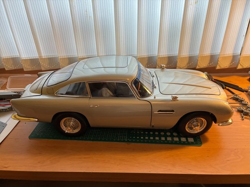 Automodell aston martin db - automodell, 1:8