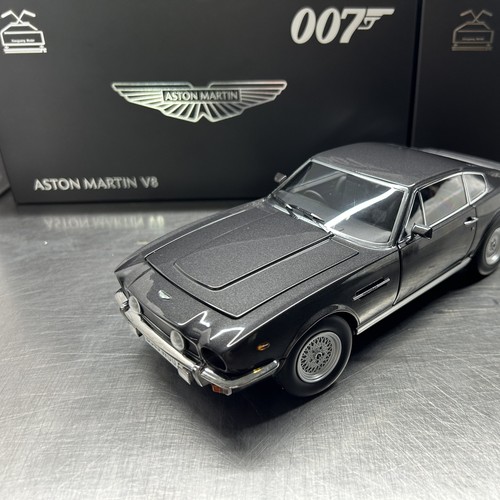 Xiaoguang aston martin v8 - 1:18,